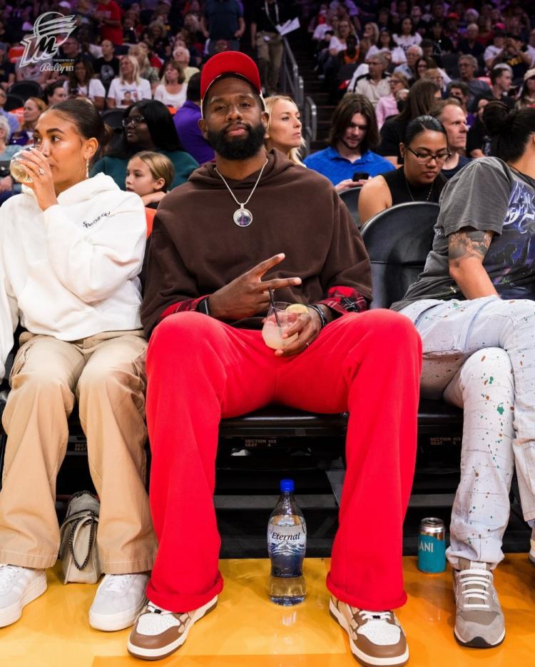 支持同城球队！布克&amp;amp;杰伦-格林等人观战WNBA！