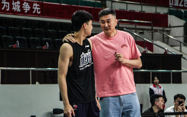 广东男篮拒绝爆冷！杜锋全力出击，焦泊乔上演首秀，新援确定出战