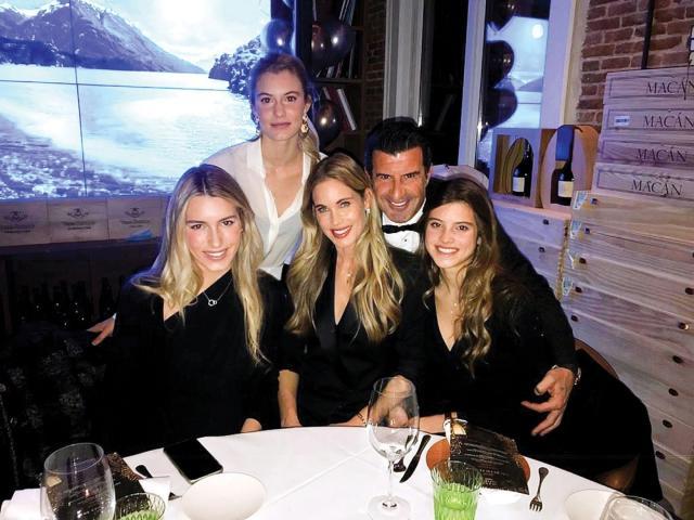 1688715503480091596.jpg B体育赛事资讯-菲戈仨闺女美艳如花 大女儿跟西班牙国王表弟拍拖