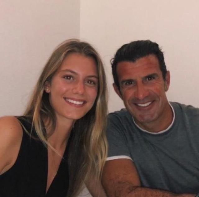 1688716101156024329.png B体育赛事资讯-菲戈仨闺女美艳如花 大女儿跟西班牙国王表弟拍拖