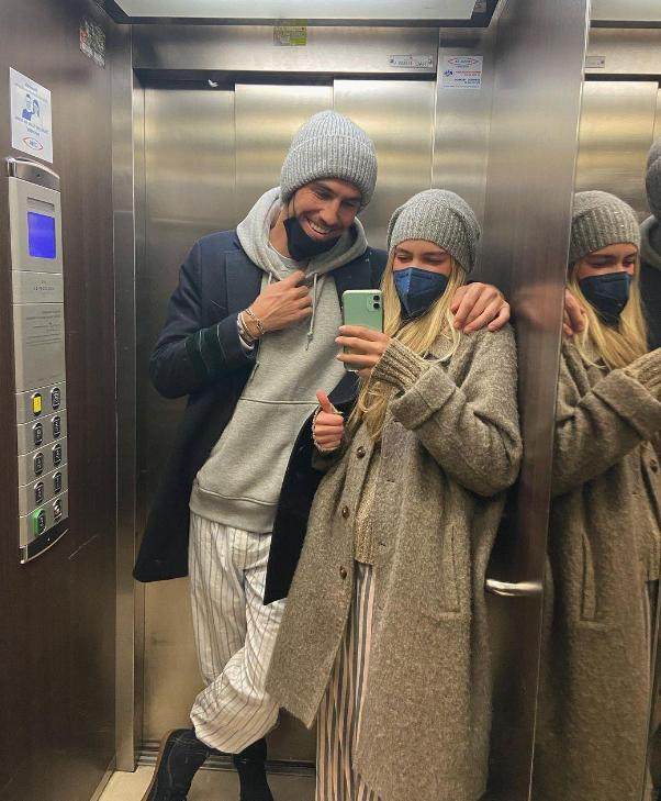 1688716136272056890.png B体育赛事资讯-菲戈仨闺女美艳如花 大女儿跟西班牙国王表弟拍拖