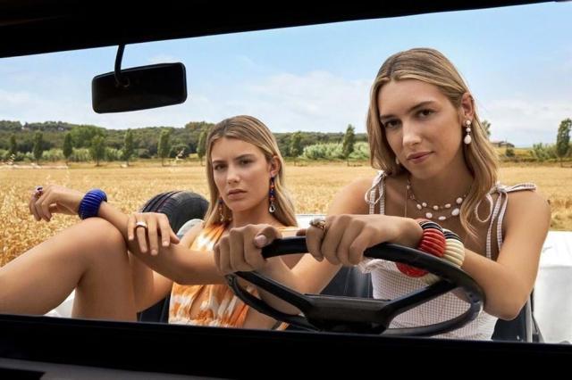 1688716232172083717.jpg B体育赛事资讯-菲戈仨闺女美艳如花 大女儿跟西班牙国王表弟拍拖