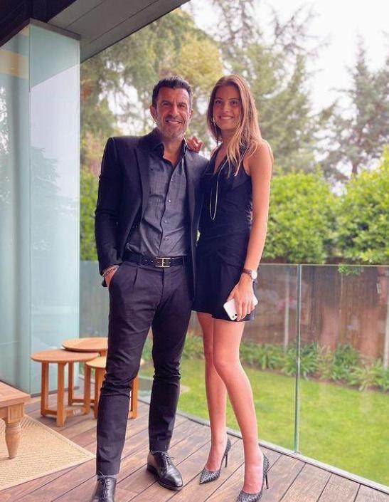 1688716787723044690.png B体育赛事资讯-菲戈仨闺女美艳如花 大女儿跟西班牙国王表弟拍拖