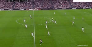 1678662161857097664.gif B体育赛事资讯-【西甲】拉菲尼亚致胜 巴萨1比0客胜毕尔巴鄂