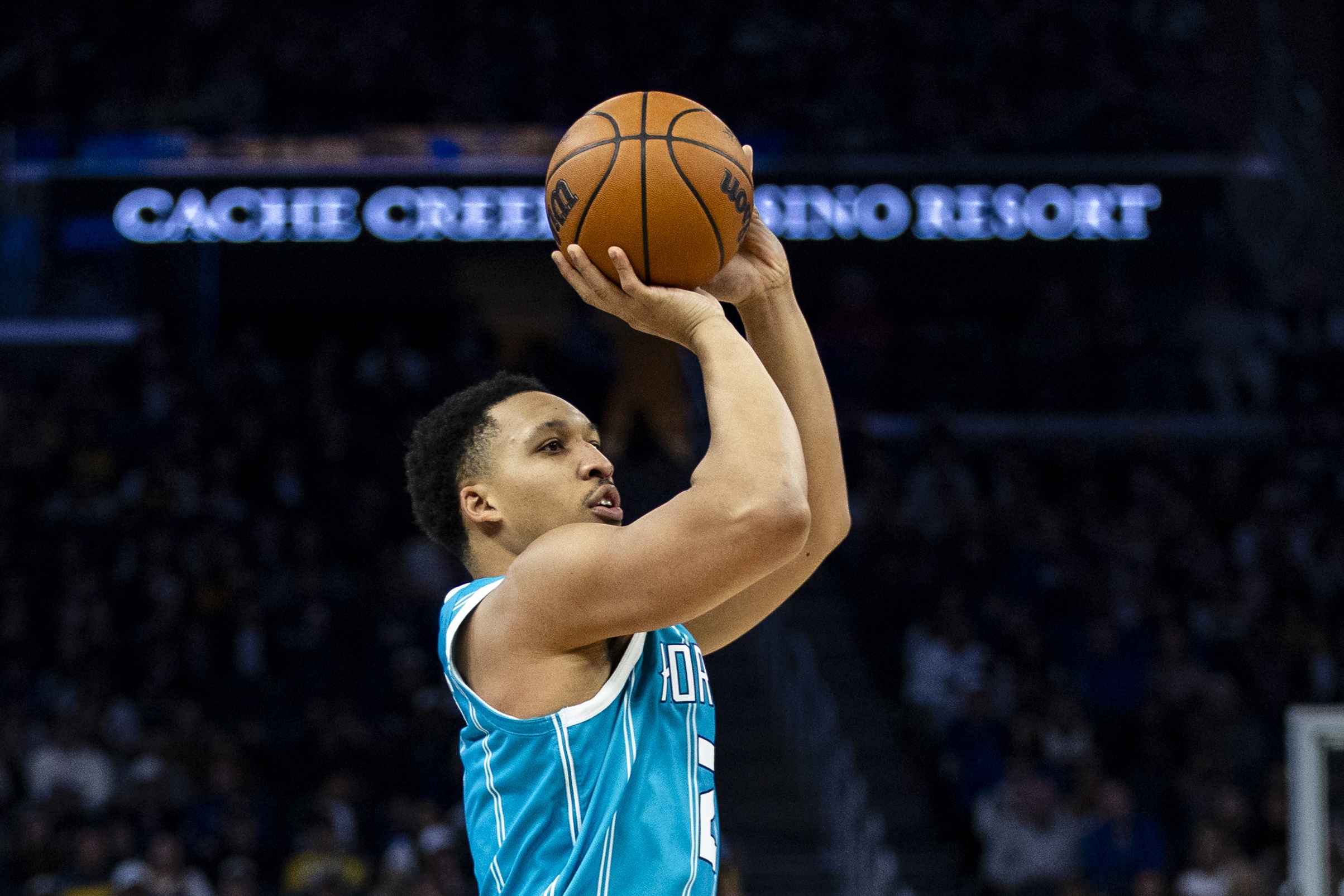 B体育赛事资讯-伤病退散!近年ACL重伤球员一览:克莱饮恨甲骨文 罗斯令人意难平