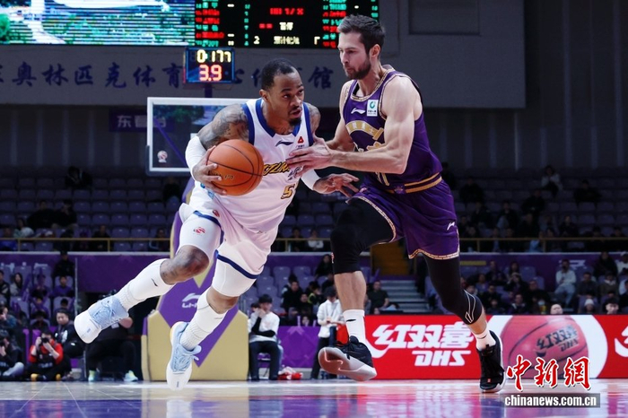 B体育首页-CBA常规赛:北京控股队负于浙江方兴渡队|浙江队|体育馆|男子篮球|职业联赛|北控男篮_新浪体育_新浪新闻