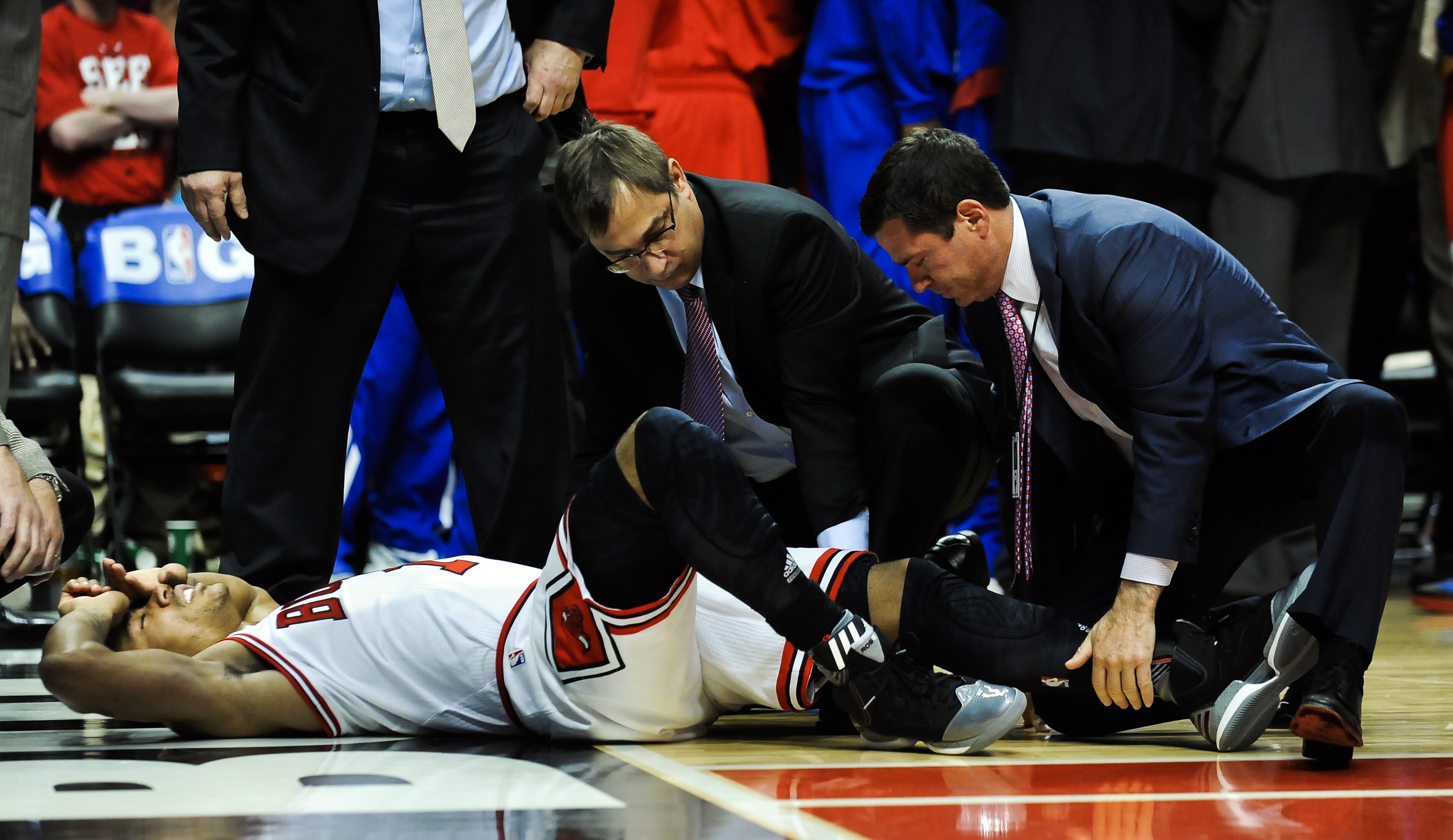 B体育赛事资讯-伤病退散!近年ACL重伤球员一览:克莱饮恨甲骨文 罗斯令人意难平