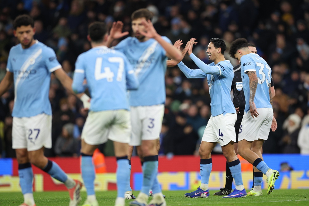 B体育中国官网-靠谱不？曼城主场负倒数第一，枪手完胜红魔，英超冠军本轮悬念终