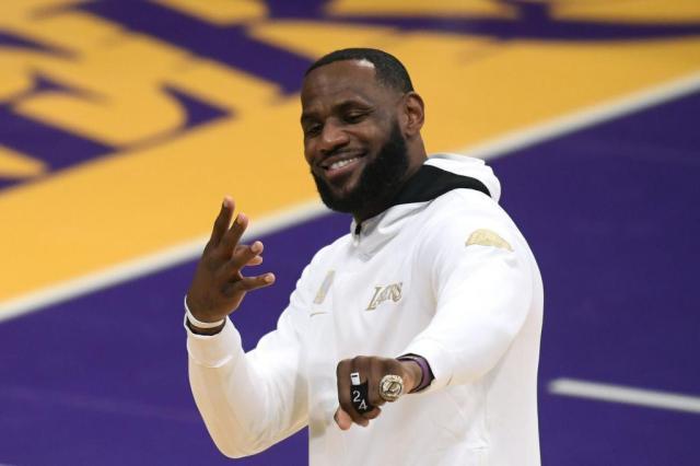 B体育中国官网-不走了！詹姆斯：希望在湖人退役 希望成为球队传奇