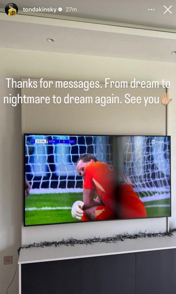 B体育-首发17分钟狂送两礼被换下！热刺门将赛后竟发文重温比赛？