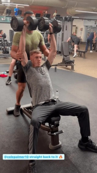 B体育中国官网-新援来了记得拜码头，切尔西还是“帕尔默FC”！