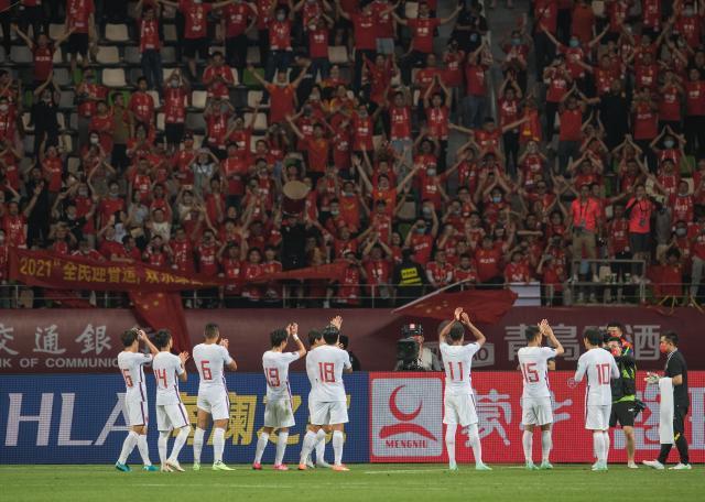 B体育中国官网-国足移师迪拜中超躺枪 联赛或推迟有人欢喜有人愁