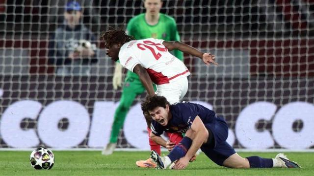 B体育官方首页-【欧冠】两回合多打一人，大巴黎总分5比4赢下内战