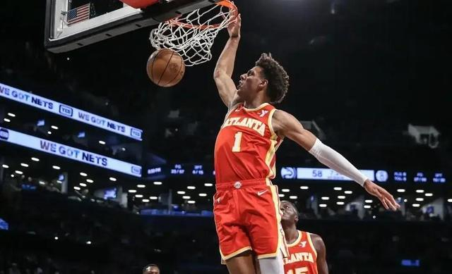 B体育体育报道-“汤神替身”成弃子？拿手好戏实则是双刃剑 老鹰重建不养闲人|希尔德|勇士|克雷·汤普森|三分球|亚特兰大老鹰队_新浪体育_新浪新闻