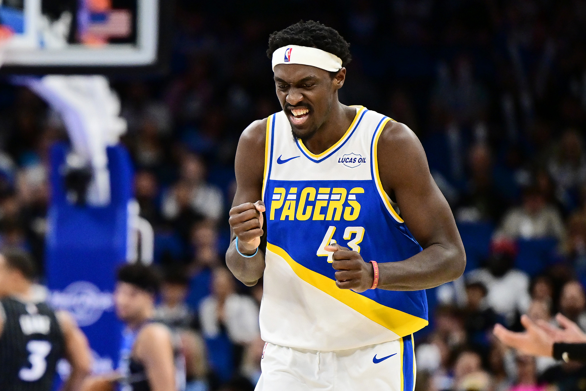 B体育官方首页-西亚卡姆37+6班凯罗39+6 步行者险胜魔术终结16连败