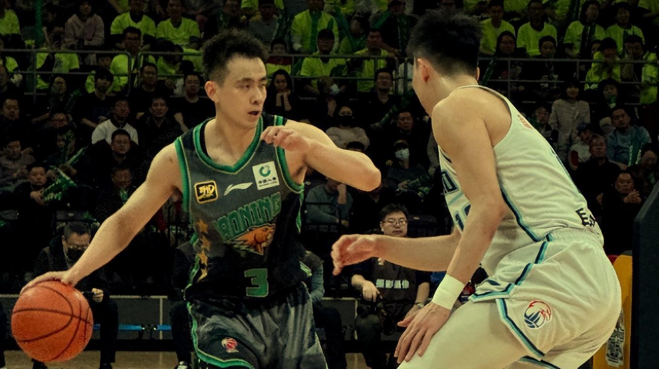 B体育体育报道-赵继伟4+2!莱迪2分,莫兰德12+6,哈维7+3,辽篮领先青岛队4分