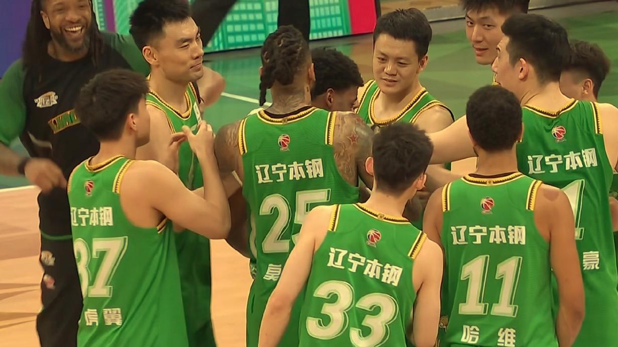 B体育体育报道-赵继伟4+2!莱迪2分,莫兰德12+6,哈维7+3,辽篮领先青岛队4分